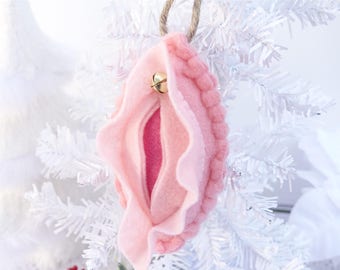 ornament in pussy Ornament in pussy